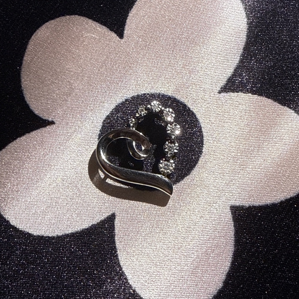 Elegant Silver Heart Pendant